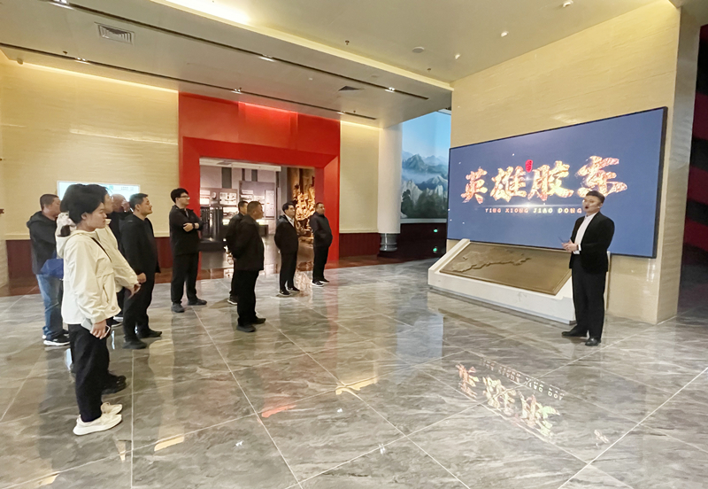 山東出版實(shí)業(yè)煙臺(tái)分公司黨支部開(kāi)展 “傳承紅色基因，積蓄?yuàn)^進(jìn)力量”主題黨日活動(dòng)